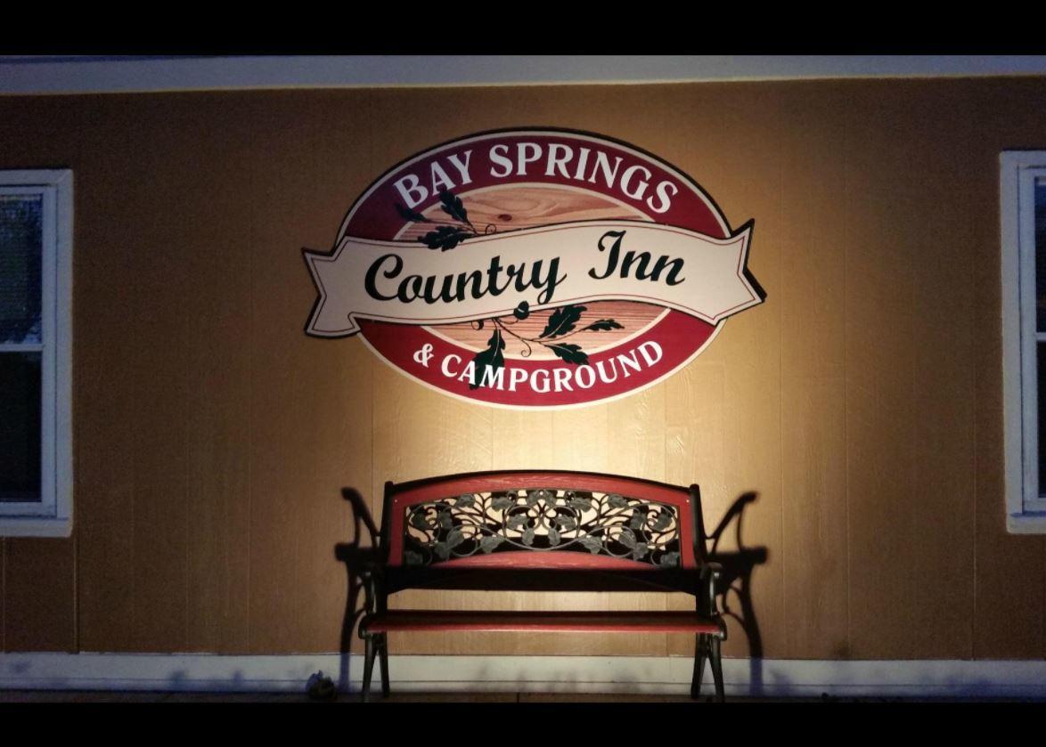 Bay Springs Country Inn & Marina Centre Eksteriør billede